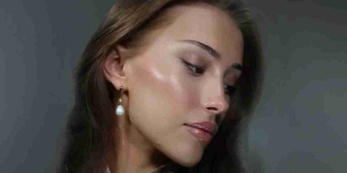 "Pearl" Skin Is Spring's Biggest Makeup Trend