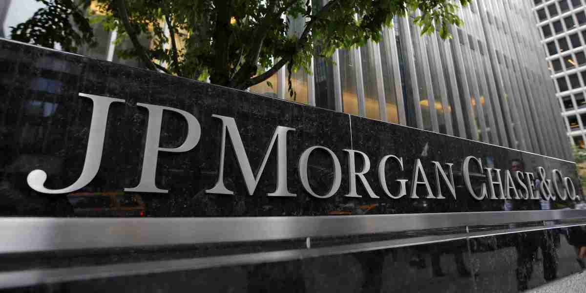 JPMorgan names CEO Dimon's potential successors including Piepszak, Lake