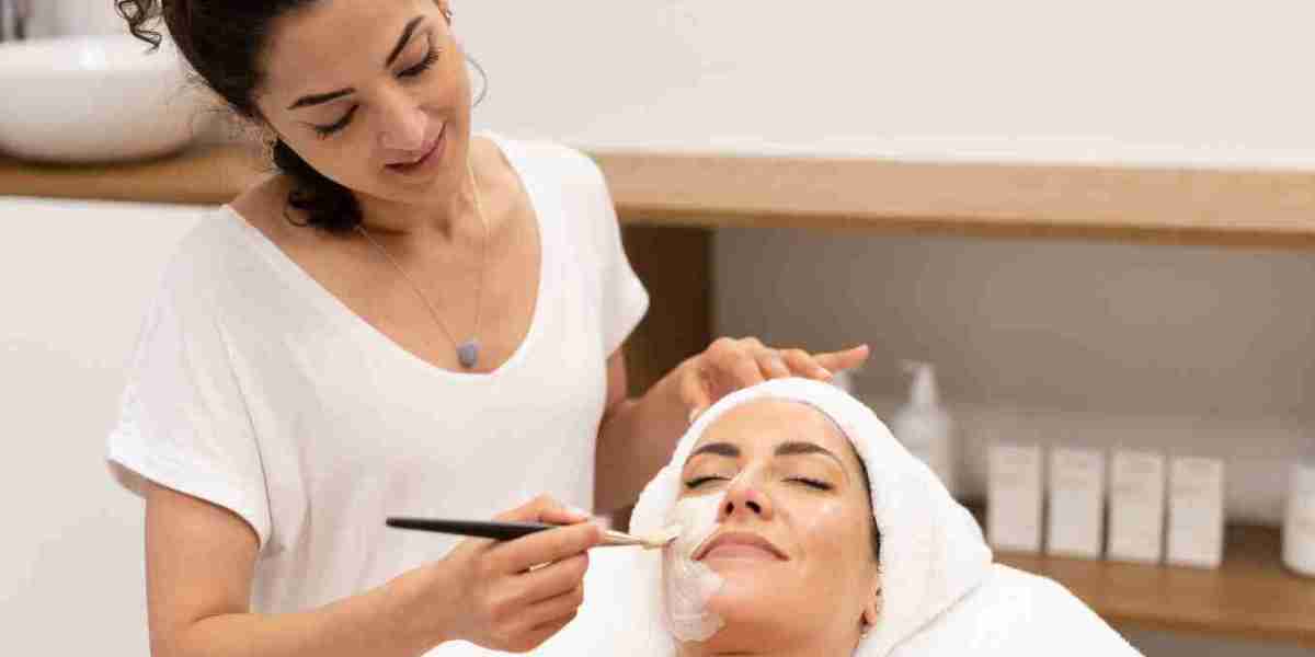 How pharmacists can become aesthetic practitioners