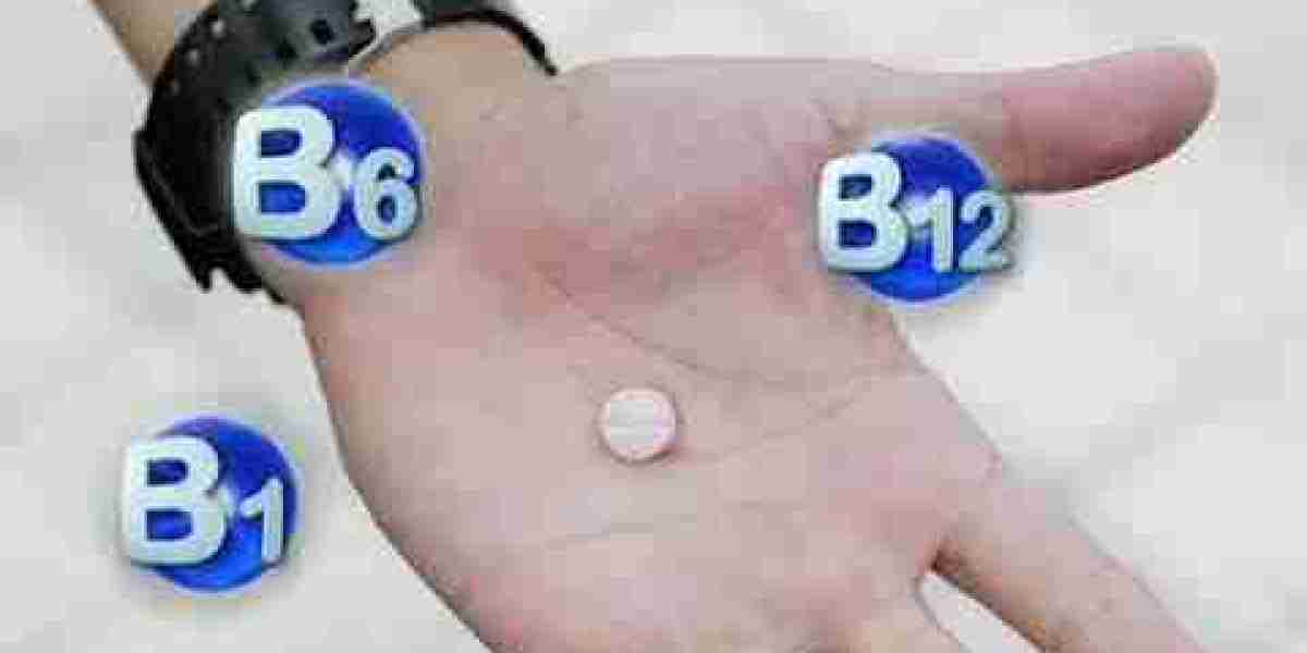 ¿Cuáles son los efectos secundarios de los suplementos de vitamina B12?